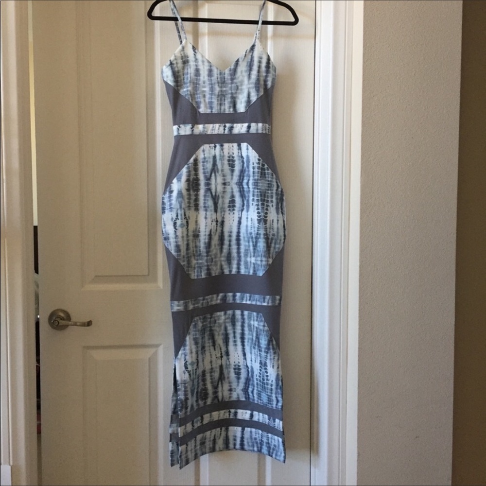 NWT HOUSE OF CB MAXI PRINT DRESS